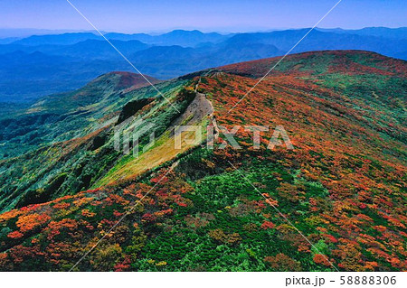 空撮素材 栗駒山 山頂02 58888306