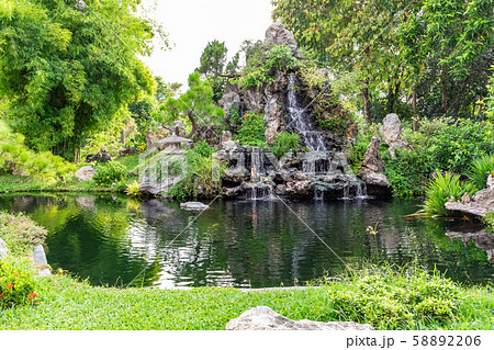 境内に広がる美しい庭園 ティエンムー寺院 境内に広がる美しい庭園 ティエンムー寺院 58892206