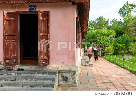 ティエンムー寺院 境内 ベトナムフエ ティエンムー寺院 境内 ベトナムフエ 58892891