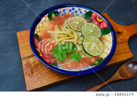 ソパ・デ・リマ sopa de lima (メキシコ料理) ソパ・デ・リマ sopa de lima (メキシコ料理) 58893374