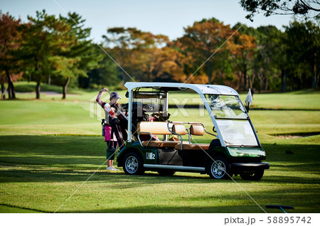 Golf ゴルフ場 ゴルフカートの写真素材