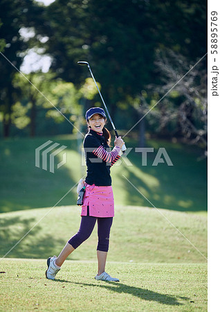 GOLF 女性 ポートレート 笑顔 GOLF 女性 ポートレート 笑顔 58895769