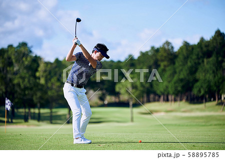 GOLF プロ 青空 後姿 GOLF プロ 青空 後姿 58895785