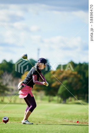 GOLF 男女 歩く GOLF 男女 歩く 58896470