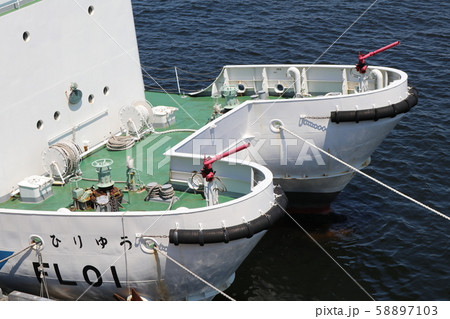 第3管区海上保安部の消防艇飛龍 58897103