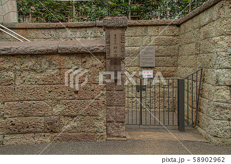 鈴木信太郎記念館の石門_1 58902962