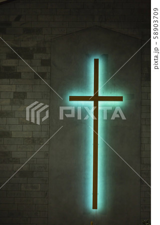 ニュージーランド　ネルソン　クライストチャーチ大聖堂の十字架 58903709