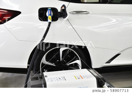 燃料電池自動車 58907713