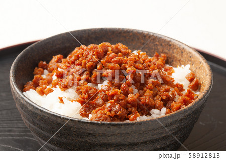 鶏そぼろご飯 鶏そぼろご飯 58912813