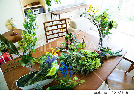 フラワーアレンジメント リビング ライフスタイル フラワーアレンジメント リビング ライフスタイル 58923262