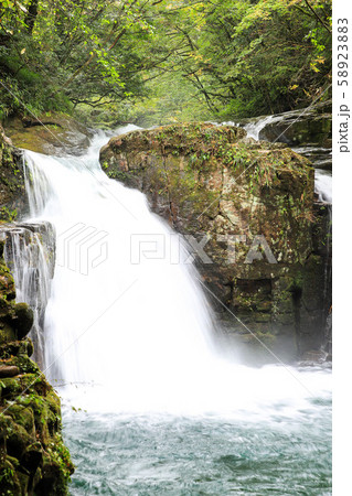 滝 58923883