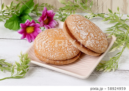 コーヒーブッセ　パン　食べ物　洋菓子 58924959