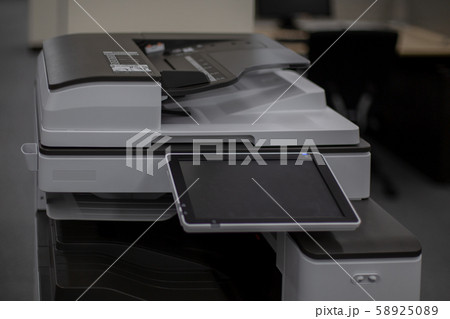 コピー機　オフィス 58925089