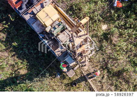 Mobile drilling rig for repair of oil and gas wells. 58926397