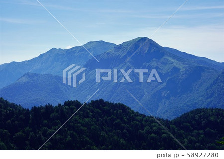 ワルサ峰からの岩菅山 ワルサ峰からの岩菅山 58927280