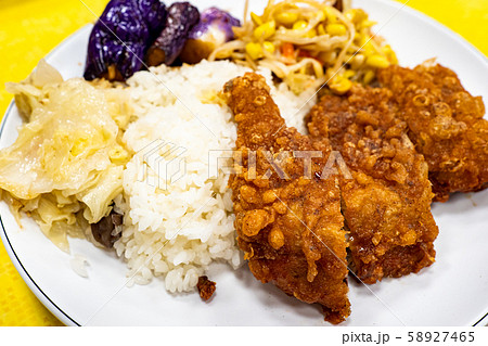 Rice with Deep fried Chicken Leg 58927465