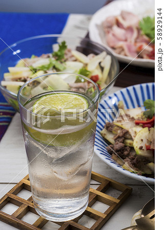 サワーとタイ料理 サワーとタイ料理 58929144