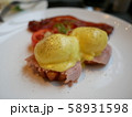 朝食　エッグベネディクト 58931598