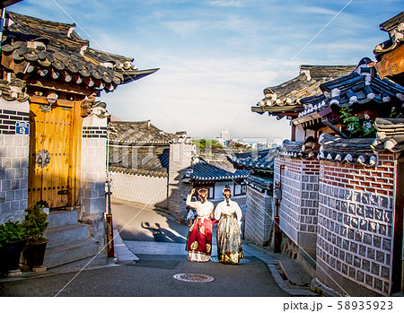 韓国の風景 北村 韓服 58935923
