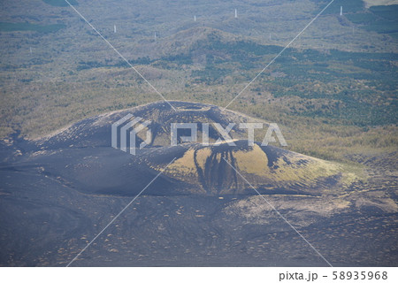 宝永山から見た二ツ塚 宝永山から見た二ツ塚 58935968