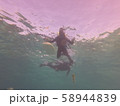 沖縄の海でダイビング 58944839