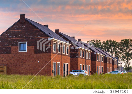 Street with modern family houses Street with modern family houses 58947105