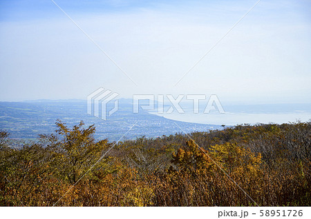 有珠山火口原展望台から見た内浦湾 有珠山火口原展望台から見た内浦湾 58951726