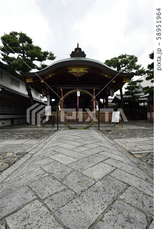 京都ゑびす神社　拝殿　夏越の大祓 58951964