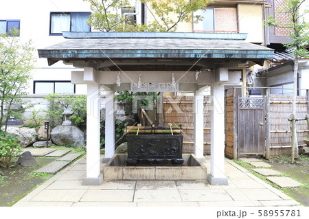 皆中稲荷神社（かいちゅういなりじんじゃ）　新宿区百人町 58955781