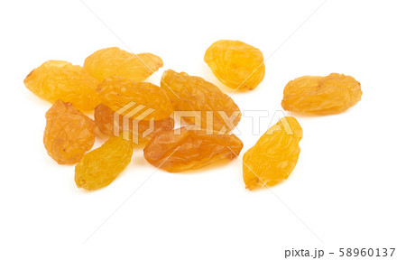 Raisins isolated on white 58960137