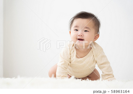 赤ちゃん 58963164