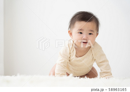 赤ちゃん 58963165