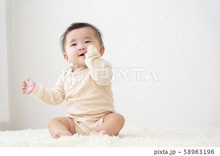赤ちゃん 58963196