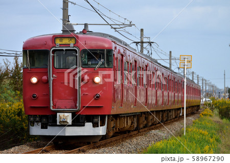 七尾線を走る415系800番台普通電車6両 七尾線を走る415系800番台普通電車6両 58967290