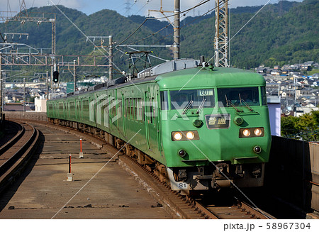 湖西線を走る117系普通電車6両 湖西線を走る117系普通電車6両 58967304