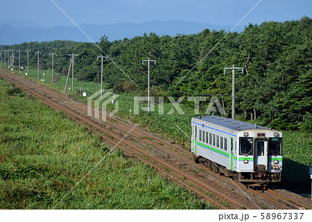 北の大地のローカル線キハ150系単行列車 58967337