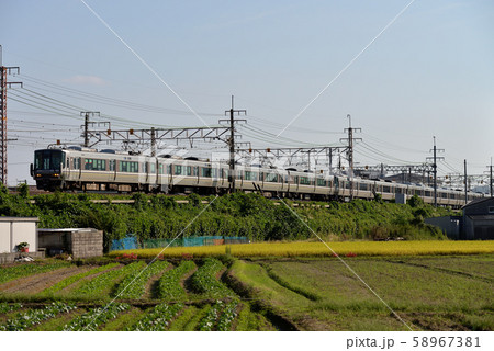 JR京都線を走る223系新快速12両 JR京都線を走る223系新快速12両 58967381