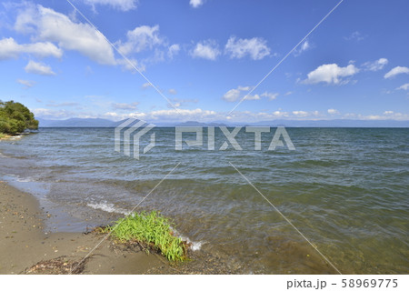 【滋賀県】秋晴れの琵琶湖 【滋賀県】秋晴れの琵琶湖 58969775