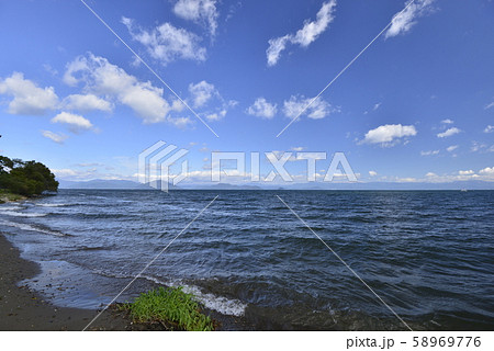 【滋賀県】秋晴れの琵琶湖 【滋賀県】秋晴れの琵琶湖 58969776