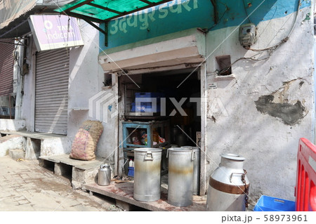 インド　ウダイプール  牛乳屋 58973961