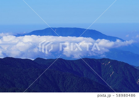 南駒ヶ岳からの恵那山 58980486