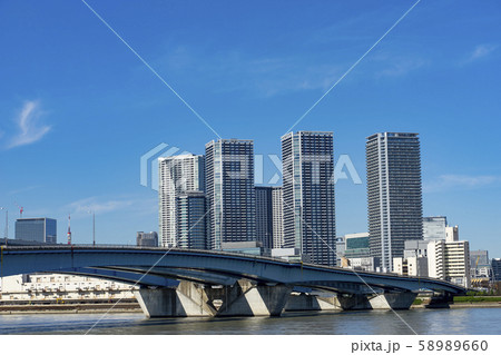 東京 晴海運河に架かる橋の風景の写真素材 5660