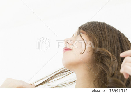 ューティ　傷んだ髪 58991515