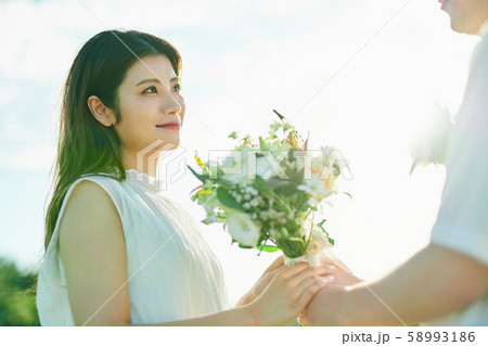 ウェディング ブーケ 渡す ウェディング ブーケ 渡す 58993186
