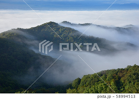 雲海と大小山　大小山から見た関東平野を覆う雲海 58994513