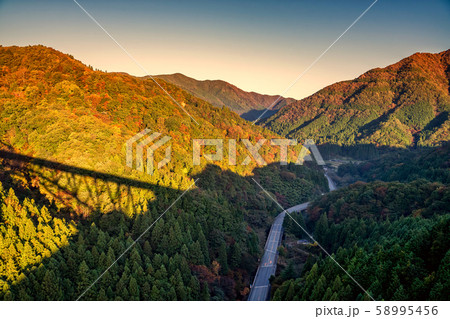 島根県 おろちループと紅葉 島根県 おろちループと紅葉 58995456