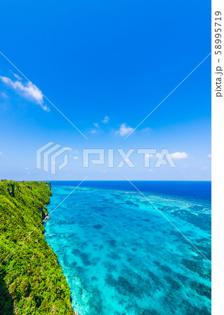 宮古島 伊良部島の海 宮古島 伊良部島の海 58995719