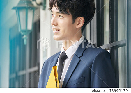 男性　ビジネス 58996179