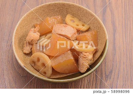 鶏肉と大根の煮物 58998096