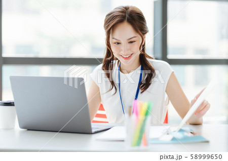 女性 ビジネス 女性 ビジネス 58999650